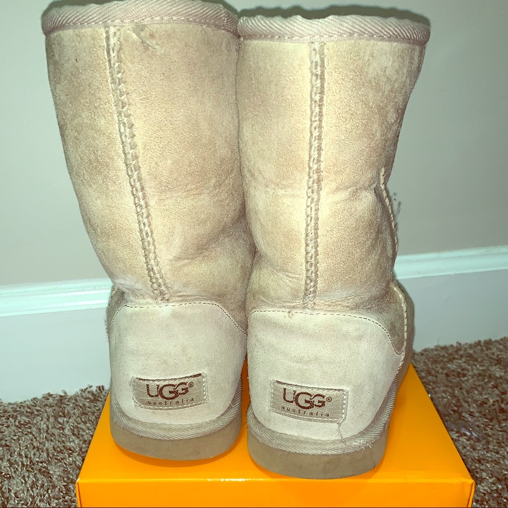 UGG - SHORT CLASSIC BOOT